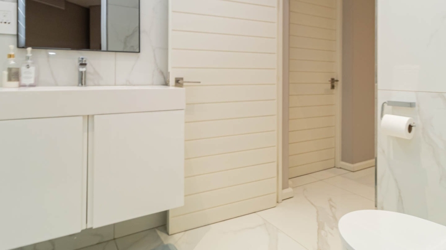 5 Bedroom Property for Sale in Bloubergstrand Western Cape
